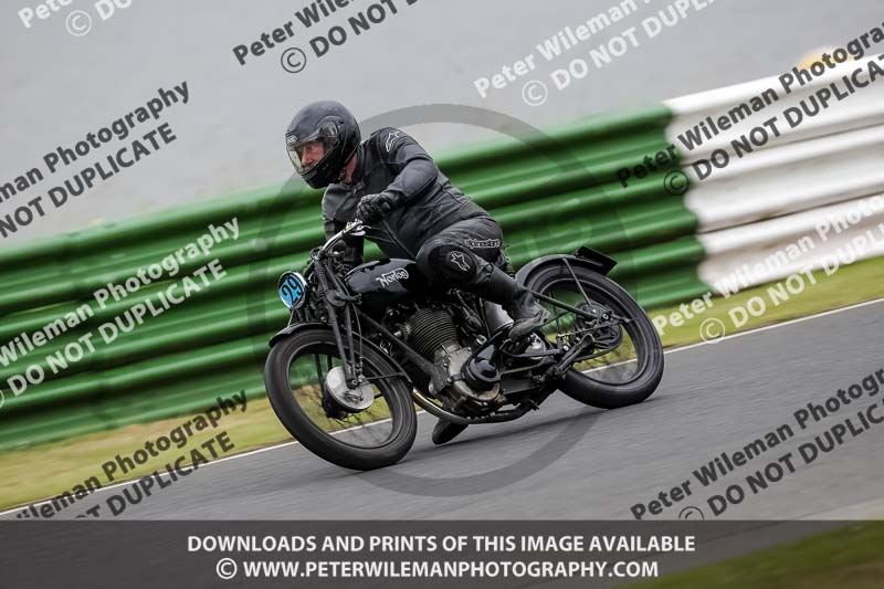 Vintage motorcycle club;eventdigitalimages;mallory park;mallory park trackday photographs;no limits trackdays;peter wileman photography;trackday digital images;trackday photos;vmcc festival 1000 bikes photographs